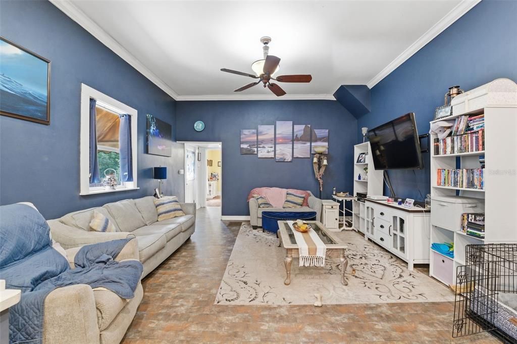 На продажу: $425,000 (4 спален, 2 ванн, 1751 Квадратных фут)