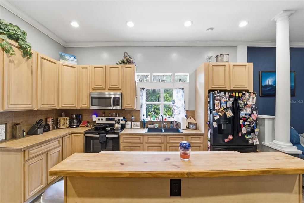 На продажу: $425,000 (4 спален, 2 ванн, 1751 Квадратных фут)