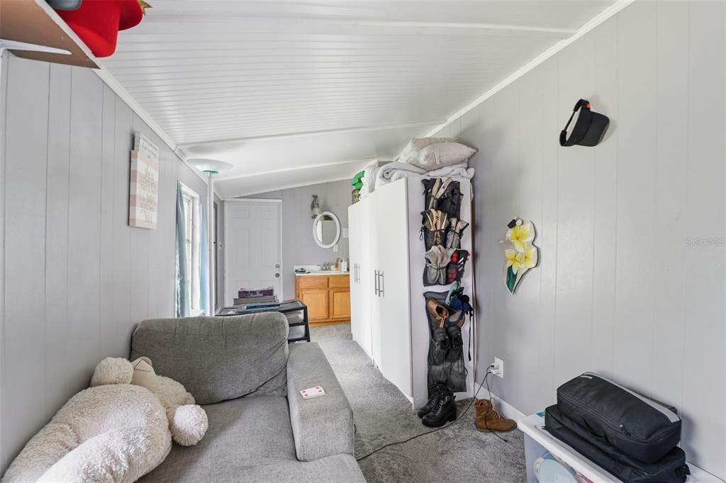 На продажу: $425,000 (4 спален, 2 ванн, 1751 Квадратных фут)