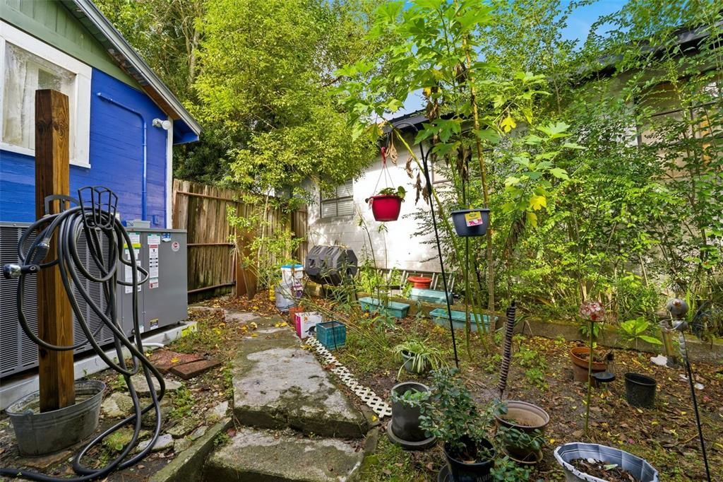 На продажу: $425,000 (4 спален, 2 ванн, 1751 Квадратных фут)