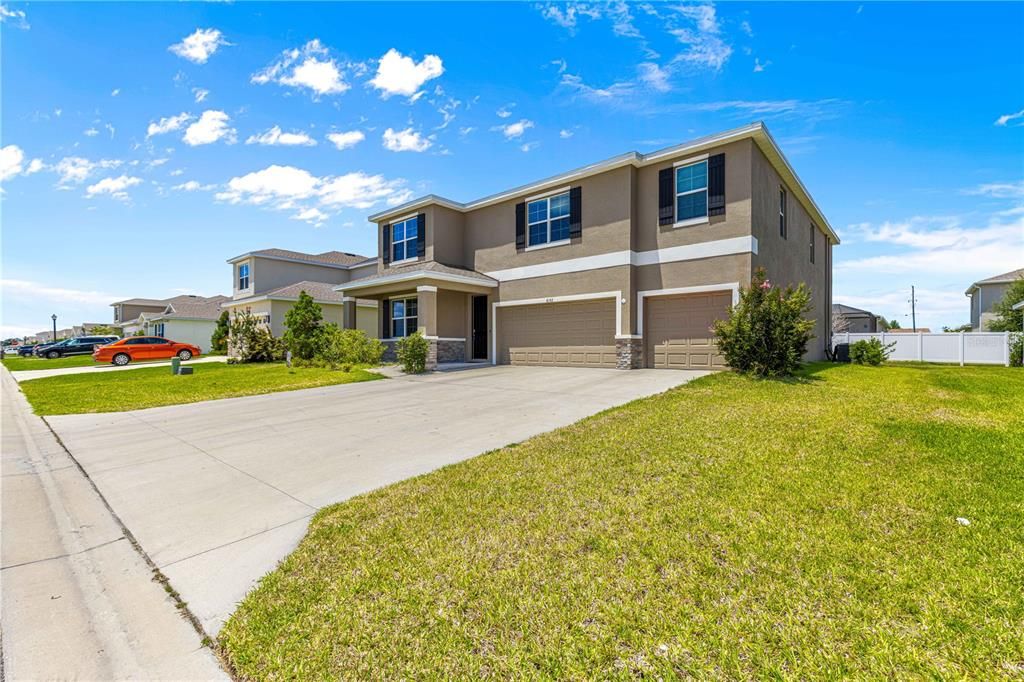 В аренду: $3,300 (5 спален, 4 ванн, 4070 Квадратных фут)