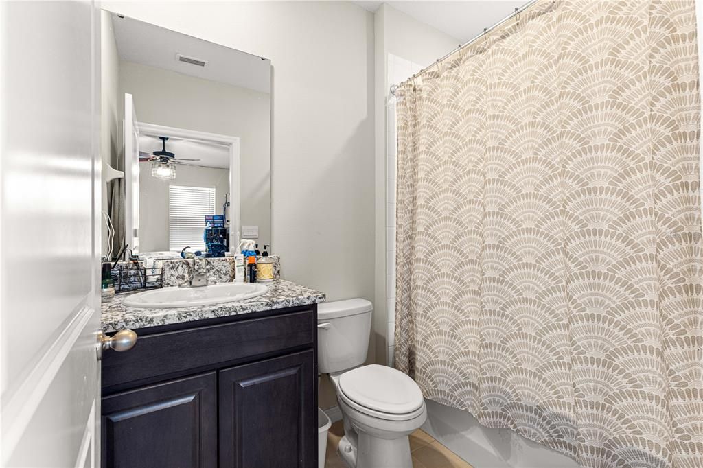 В аренду: $3,300 (5 спален, 4 ванн, 4070 Квадратных фут)