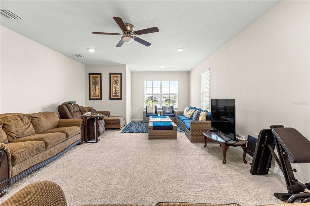 В аренду: $3,300 (5 спален, 4 ванн, 4070 Квадратных фут)