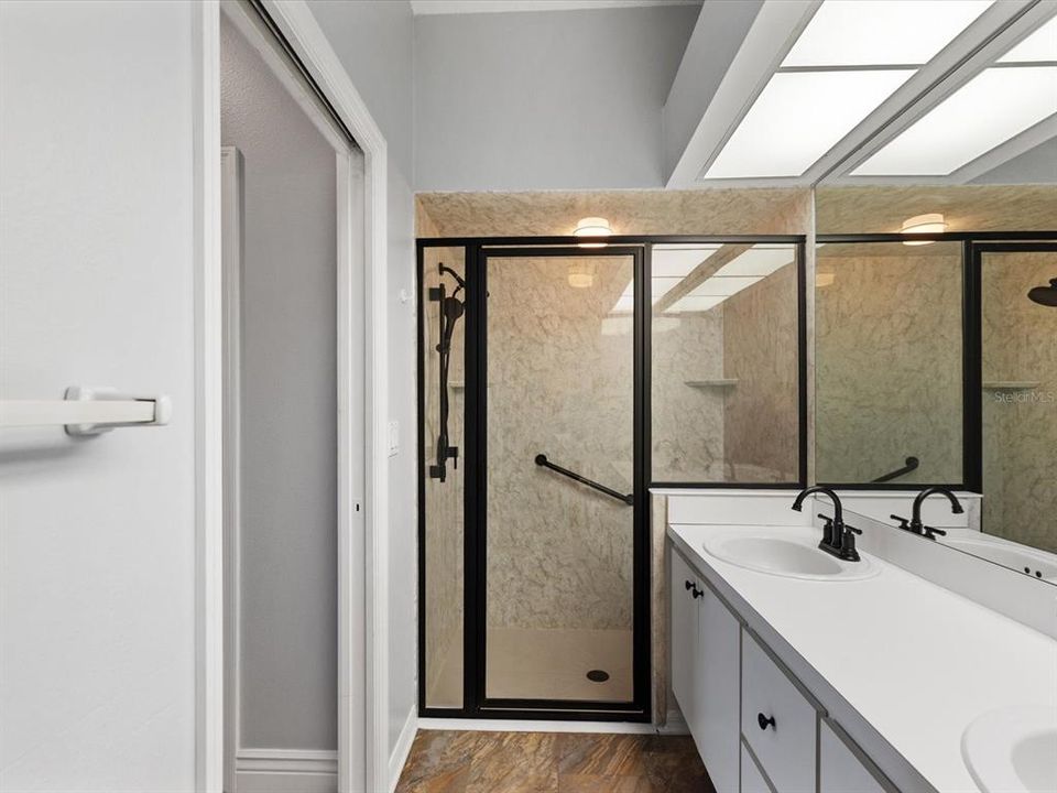 For Sale: $264,900 (2 beds, 2 baths, 1096 Square Feet)