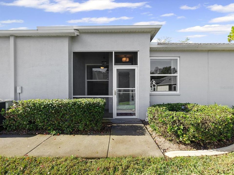 For Sale: $264,900 (2 beds, 2 baths, 1096 Square Feet)