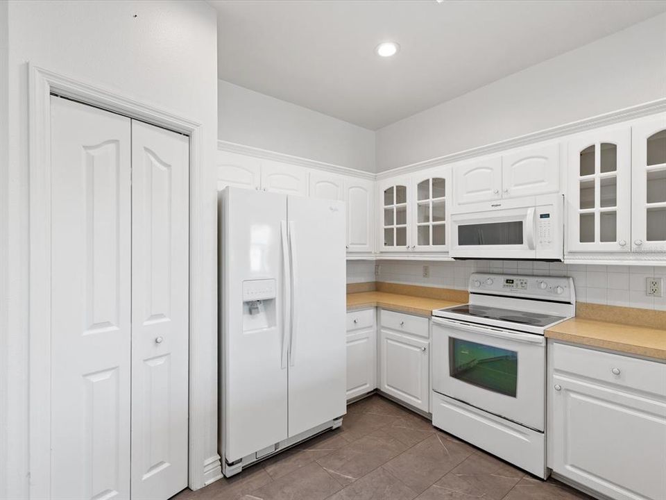 For Sale: $264,900 (2 beds, 2 baths, 1096 Square Feet)