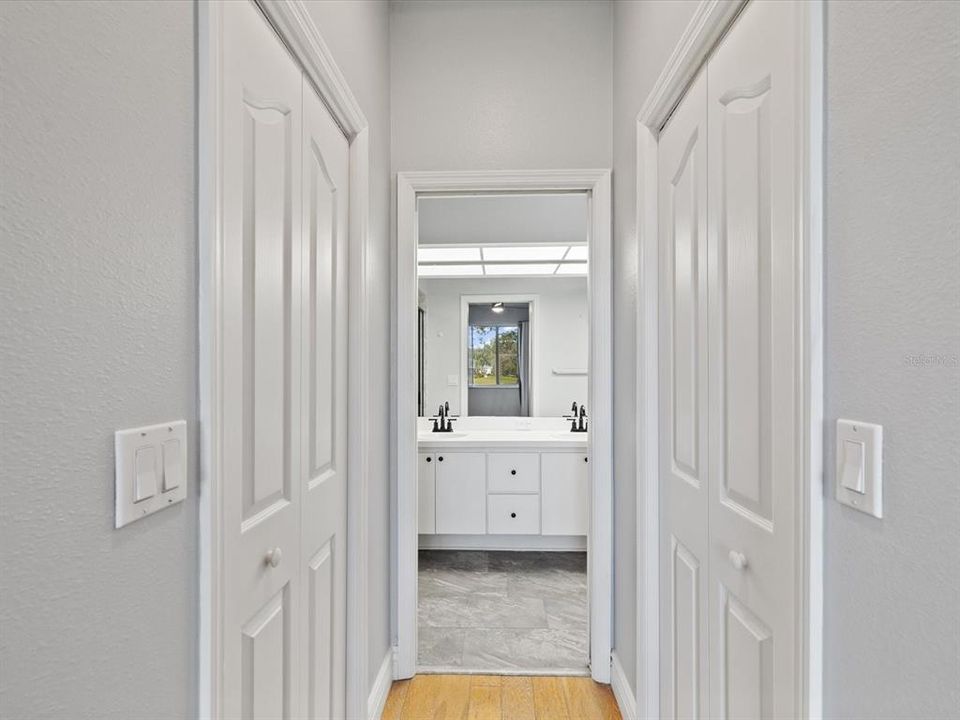 For Sale: $264,900 (2 beds, 2 baths, 1096 Square Feet)