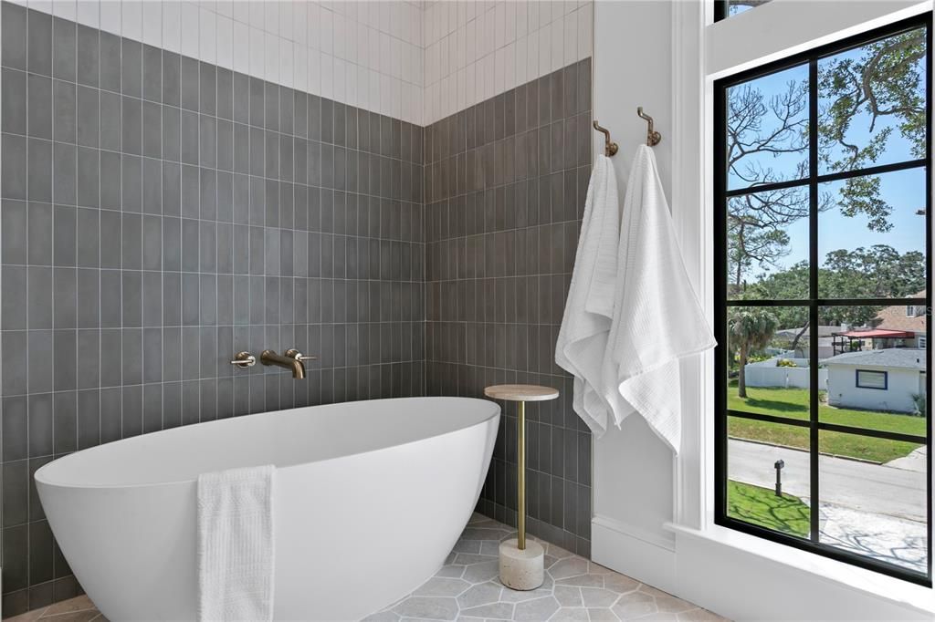 待售: $2,794,000 (5 贝兹, 4 浴室, 4607 平方英尺)