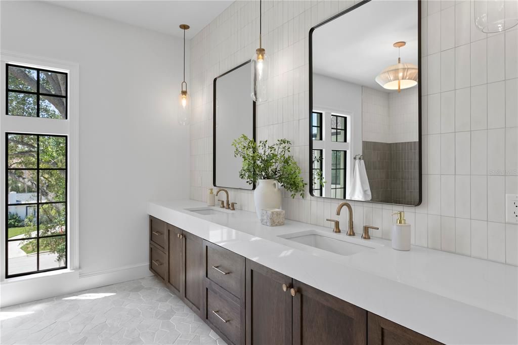 待售: $2,794,000 (5 贝兹, 4 浴室, 4607 平方英尺)