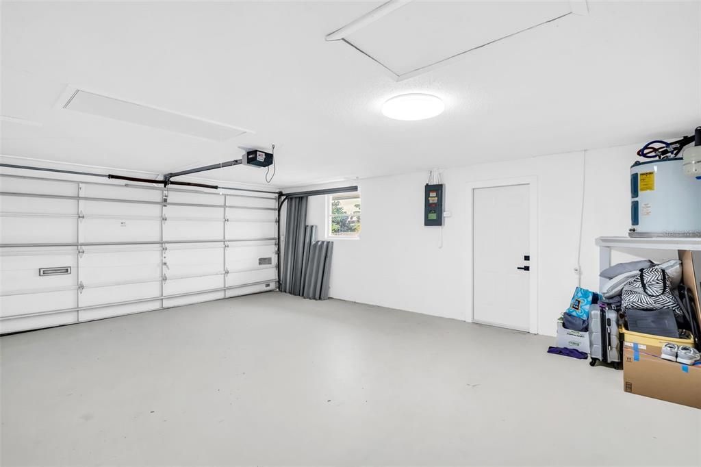 For Rent: $2,900 (3 beds, 2 baths, 1914 Square Feet)