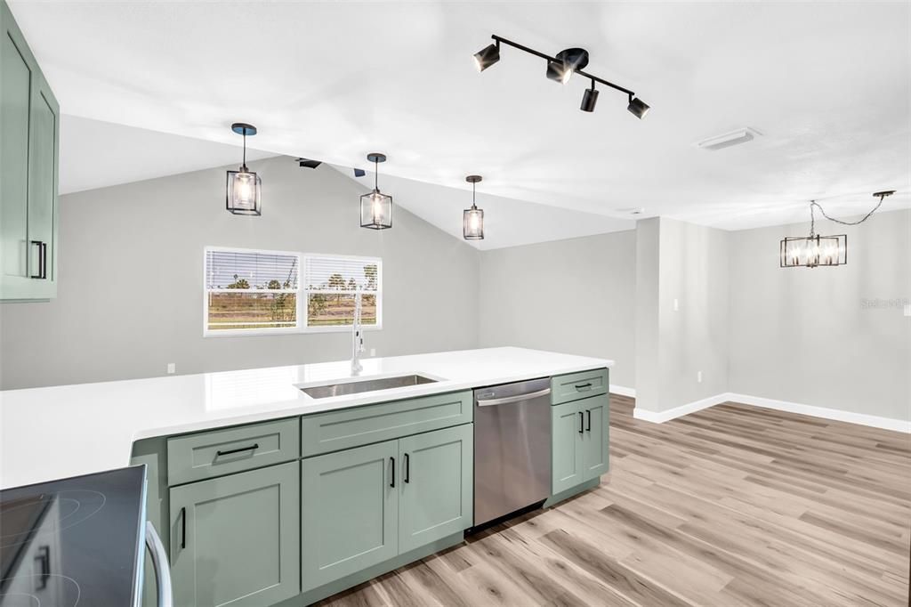 For Rent: $2,900 (3 beds, 2 baths, 1914 Square Feet)