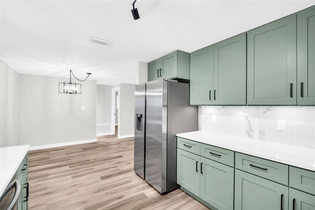 For Rent: $2,900 (3 beds, 2 baths, 1914 Square Feet)