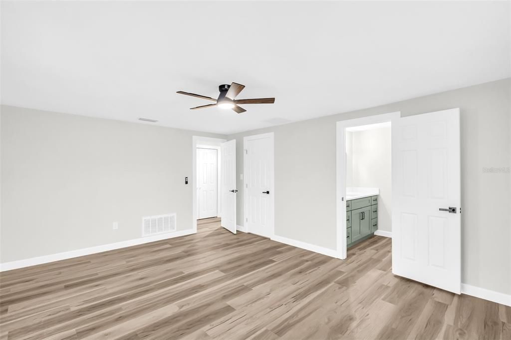 For Rent: $2,900 (3 beds, 2 baths, 1914 Square Feet)