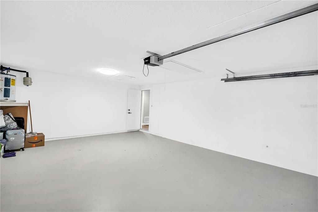 For Rent: $2,900 (3 beds, 2 baths, 1914 Square Feet)