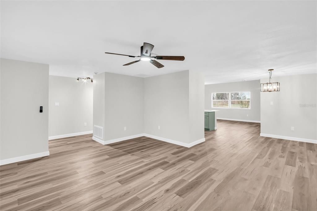 For Rent: $2,900 (3 beds, 2 baths, 1914 Square Feet)