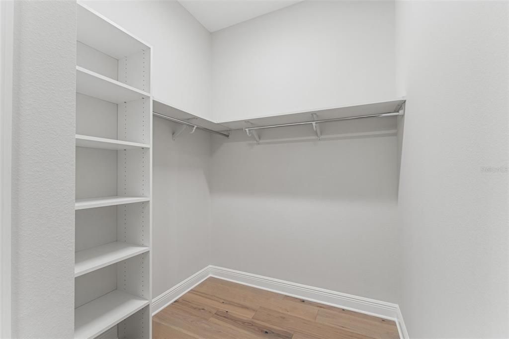 For Sale: $915,000 (3 beds, 2 baths, 2455 Square Feet)