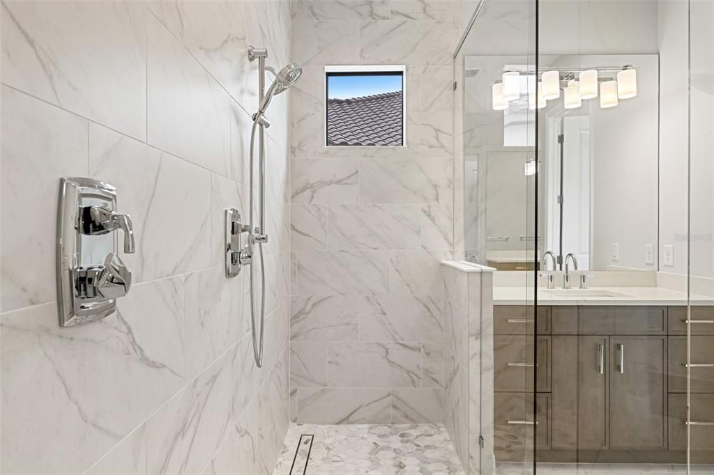 For Sale: $915,000 (3 beds, 2 baths, 2455 Square Feet)