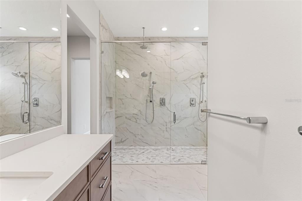 For Sale: $915,000 (3 beds, 2 baths, 2455 Square Feet)