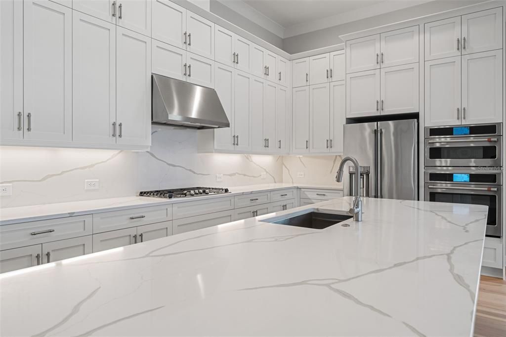 For Sale: $915,000 (3 beds, 2 baths, 2455 Square Feet)