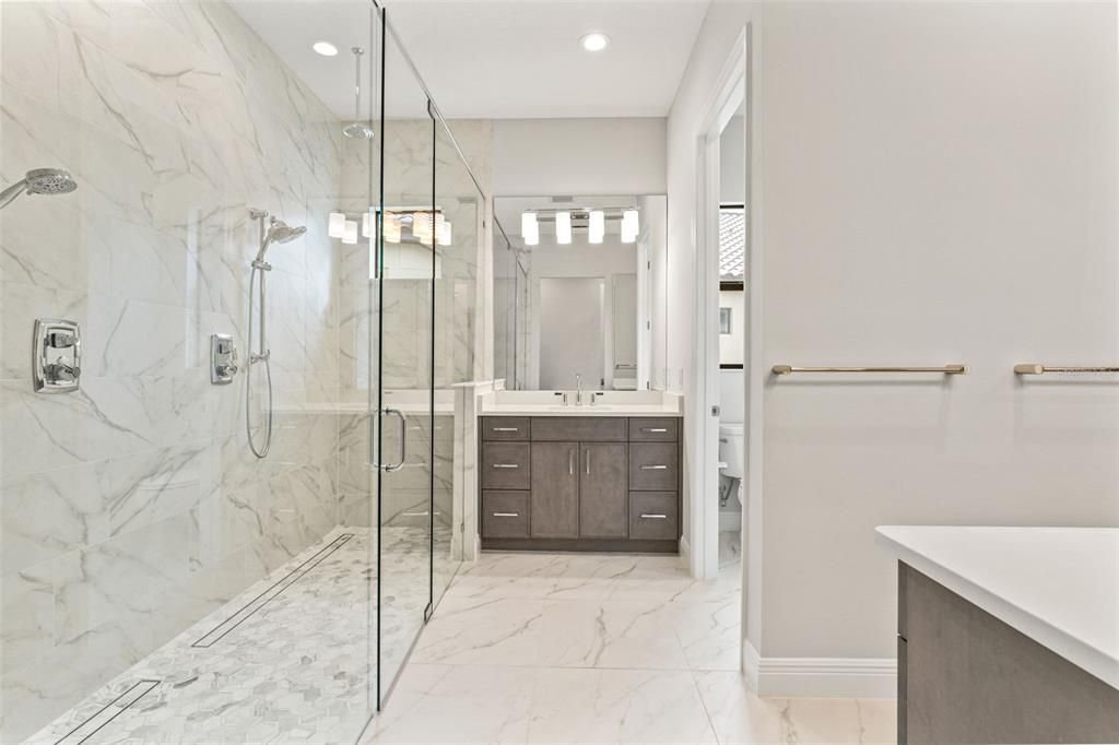 For Sale: $915,000 (3 beds, 2 baths, 2455 Square Feet)