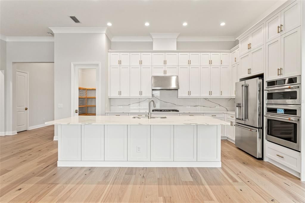 For Sale: $915,000 (3 beds, 2 baths, 2455 Square Feet)