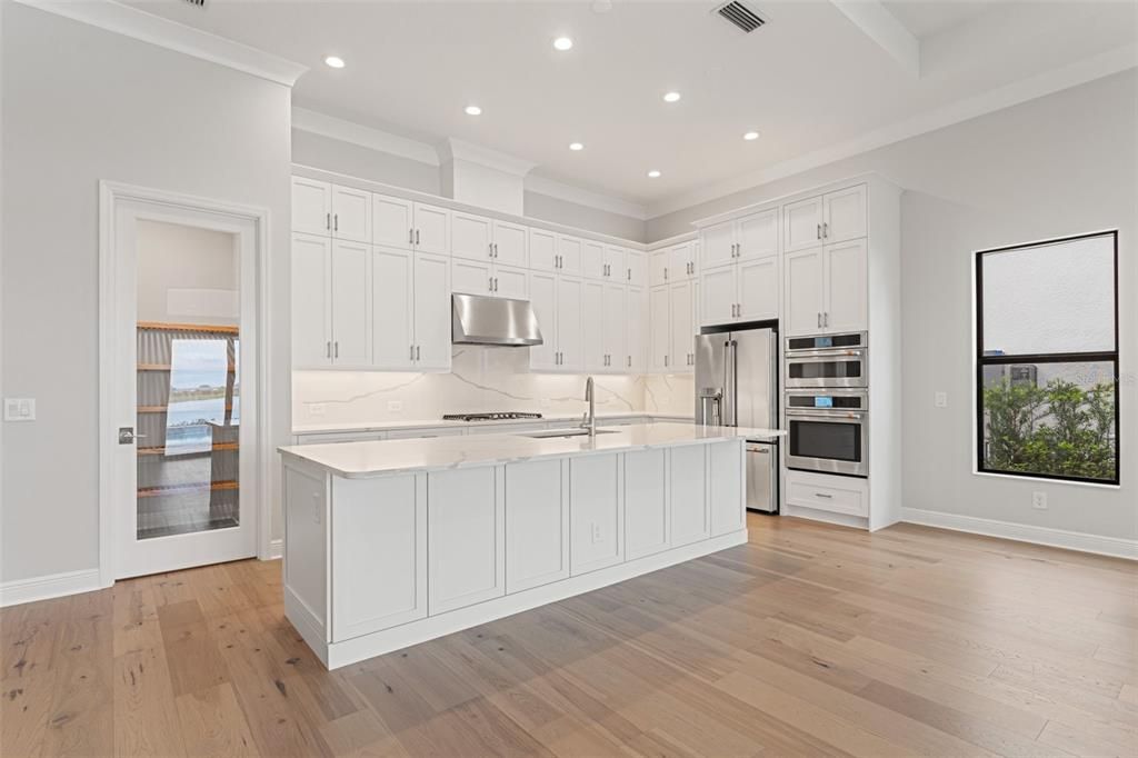 For Sale: $915,000 (3 beds, 2 baths, 2455 Square Feet)