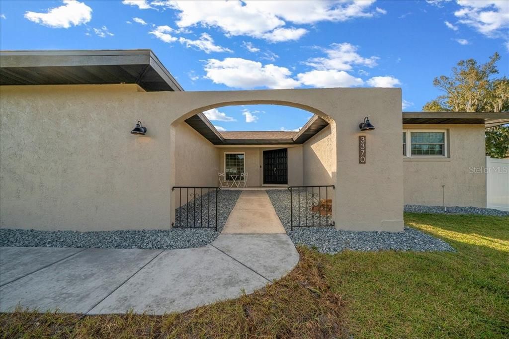 For Sale: $319,999 (3 beds, 2 baths, 1642 Square Feet)