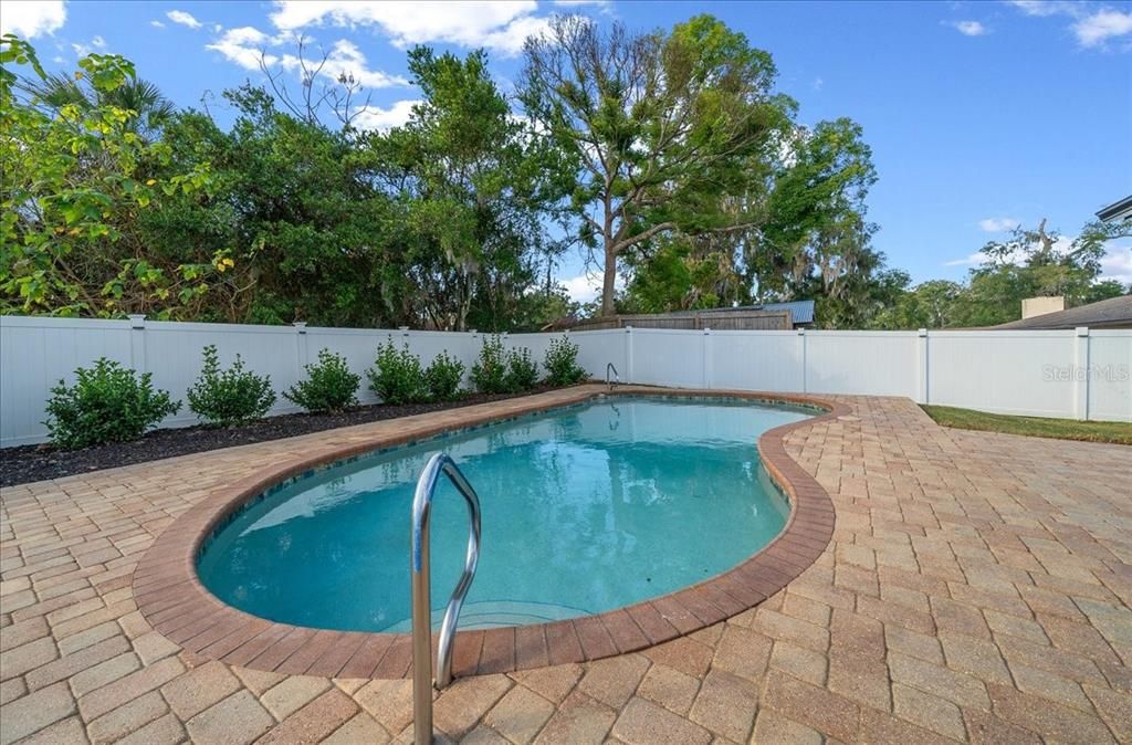 For Sale: $319,999 (3 beds, 2 baths, 1642 Square Feet)