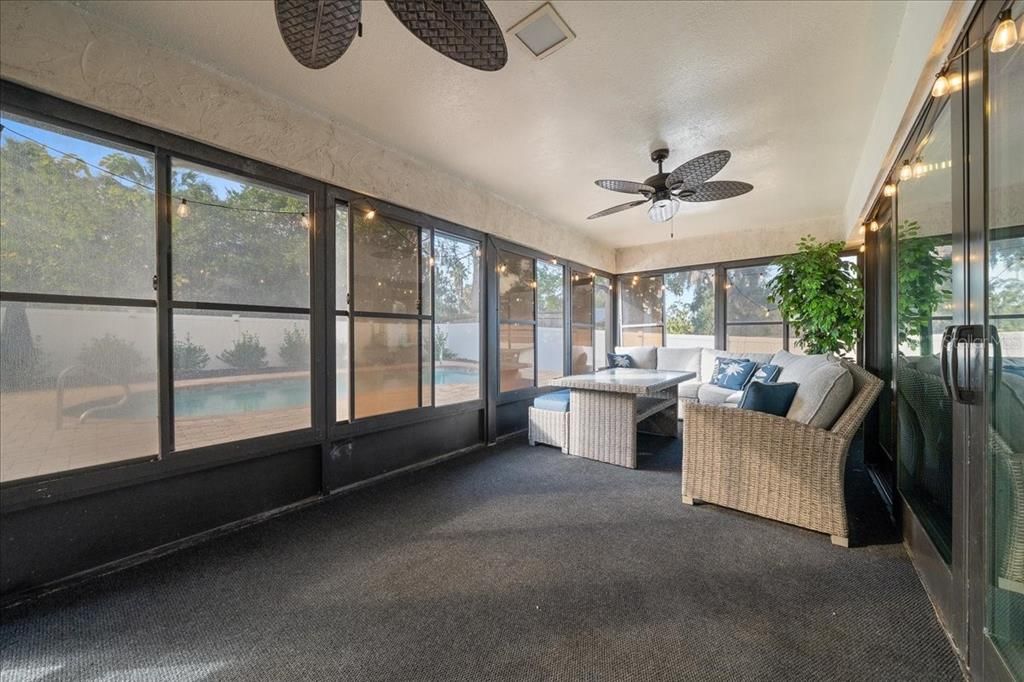 For Sale: $319,999 (3 beds, 2 baths, 1642 Square Feet)