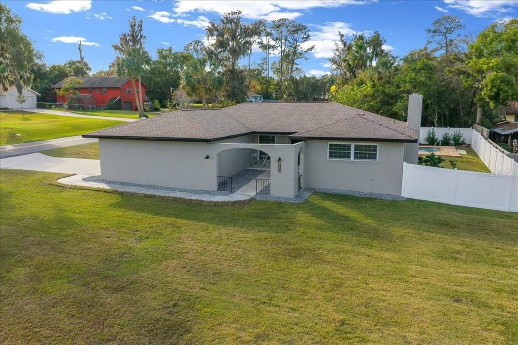 For Sale: $319,999 (3 beds, 2 baths, 1642 Square Feet)