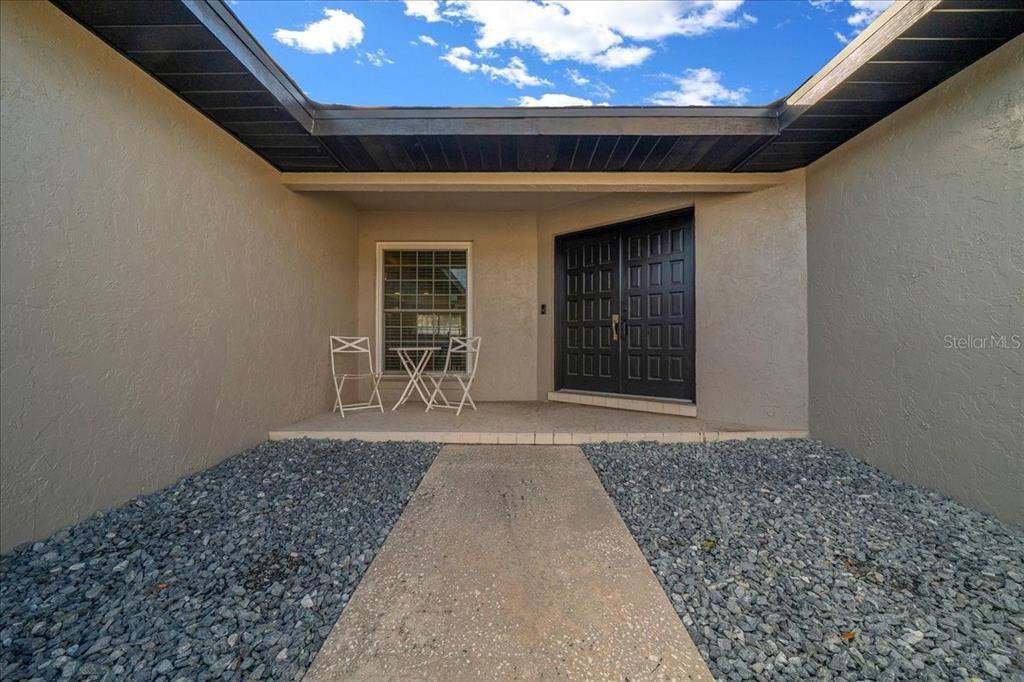 For Sale: $319,999 (3 beds, 2 baths, 1642 Square Feet)