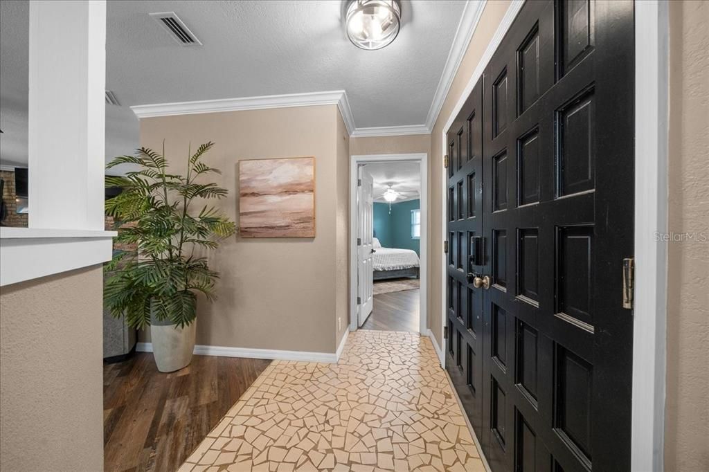 For Sale: $319,999 (3 beds, 2 baths, 1642 Square Feet)