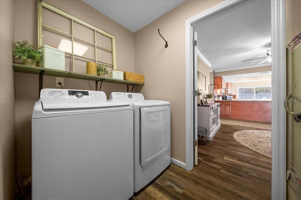 For Sale: $319,999 (3 beds, 2 baths, 1642 Square Feet)