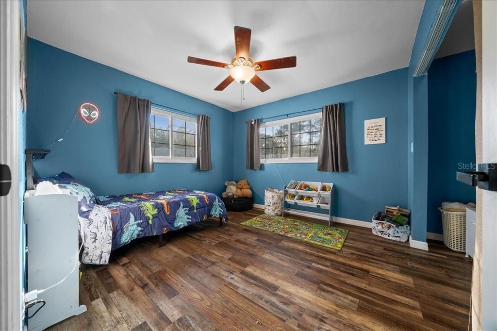 For Sale: $319,999 (3 beds, 2 baths, 1642 Square Feet)