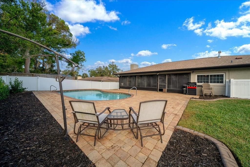 For Sale: $319,999 (3 beds, 2 baths, 1642 Square Feet)