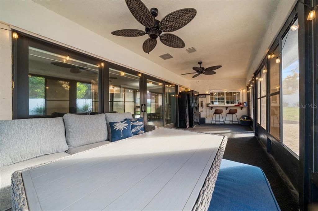 For Sale: $319,999 (3 beds, 2 baths, 1642 Square Feet)