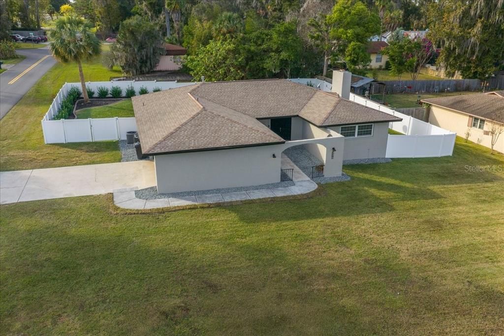 For Sale: $319,999 (3 beds, 2 baths, 1642 Square Feet)