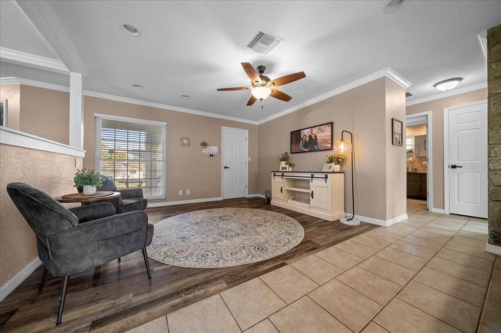 For Sale: $319,999 (3 beds, 2 baths, 1642 Square Feet)