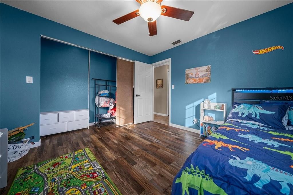 For Sale: $319,999 (3 beds, 2 baths, 1642 Square Feet)