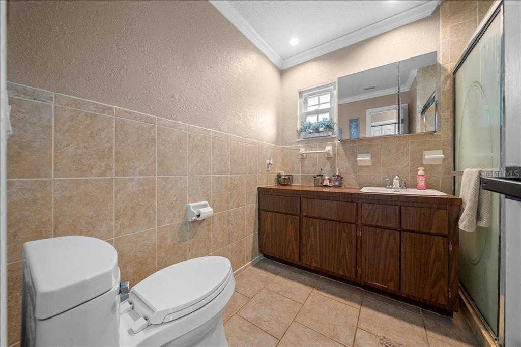 For Sale: $319,999 (3 beds, 2 baths, 1642 Square Feet)