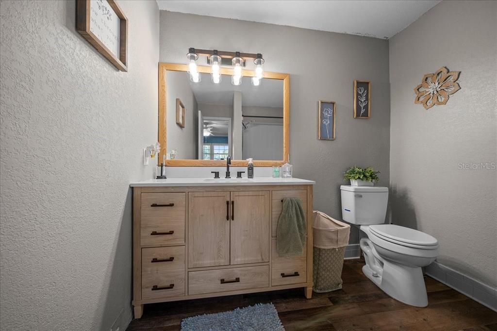 For Sale: $319,999 (3 beds, 2 baths, 1642 Square Feet)