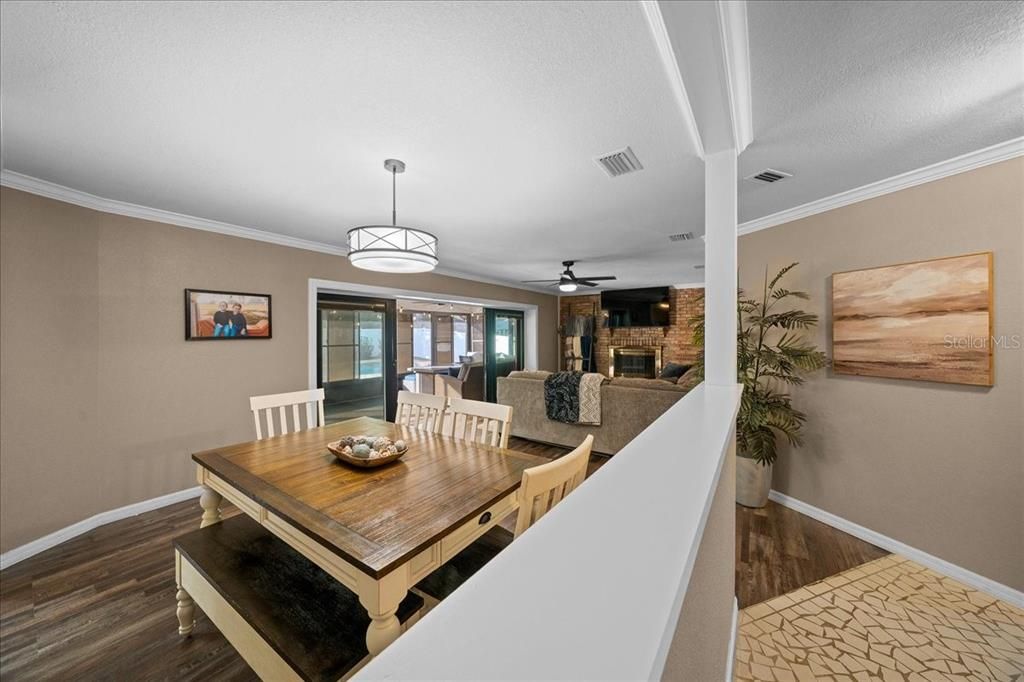 For Sale: $319,999 (3 beds, 2 baths, 1642 Square Feet)