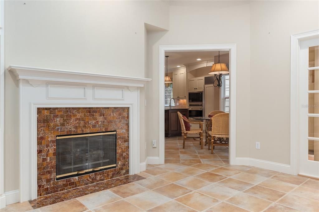 待售: $699,000 (4 贝兹, 2 浴室, 2748 平方英尺)