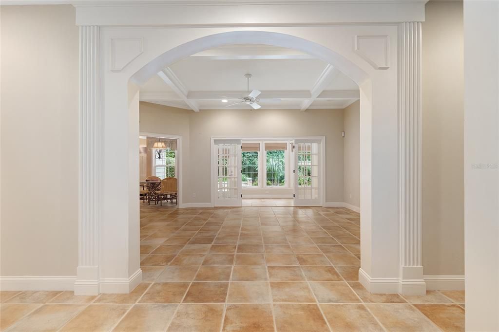 待售: $699,000 (4 贝兹, 2 浴室, 2748 平方英尺)