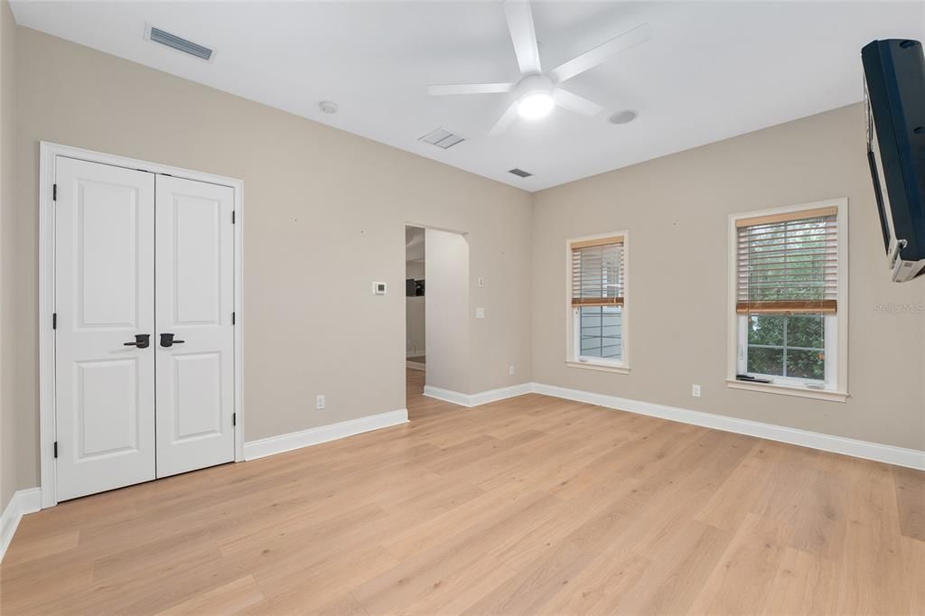 待售: $699,000 (4 贝兹, 2 浴室, 2748 平方英尺)