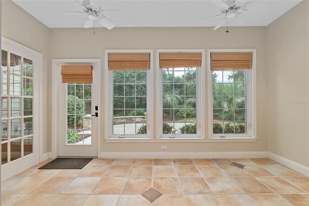 待售: $699,000 (4 贝兹, 2 浴室, 2748 平方英尺)