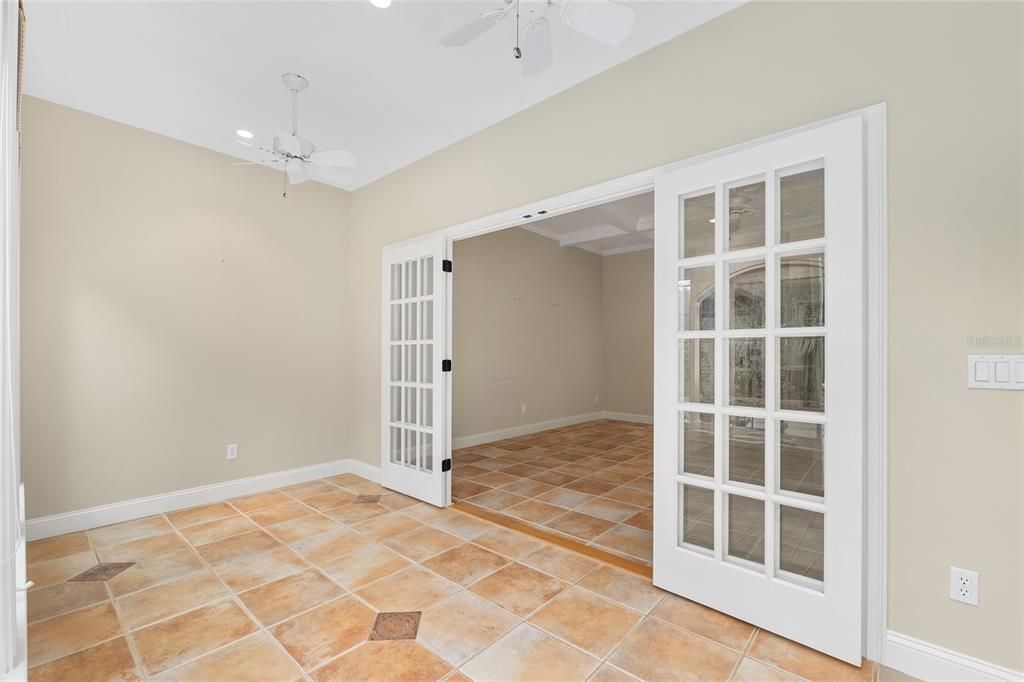 待售: $699,000 (4 贝兹, 2 浴室, 2748 平方英尺)