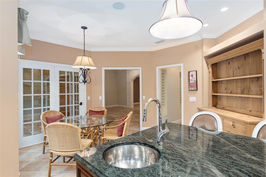 待售: $699,000 (4 贝兹, 2 浴室, 2748 平方英尺)