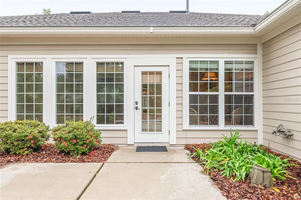 待售: $699,000 (4 贝兹, 2 浴室, 2748 平方英尺)