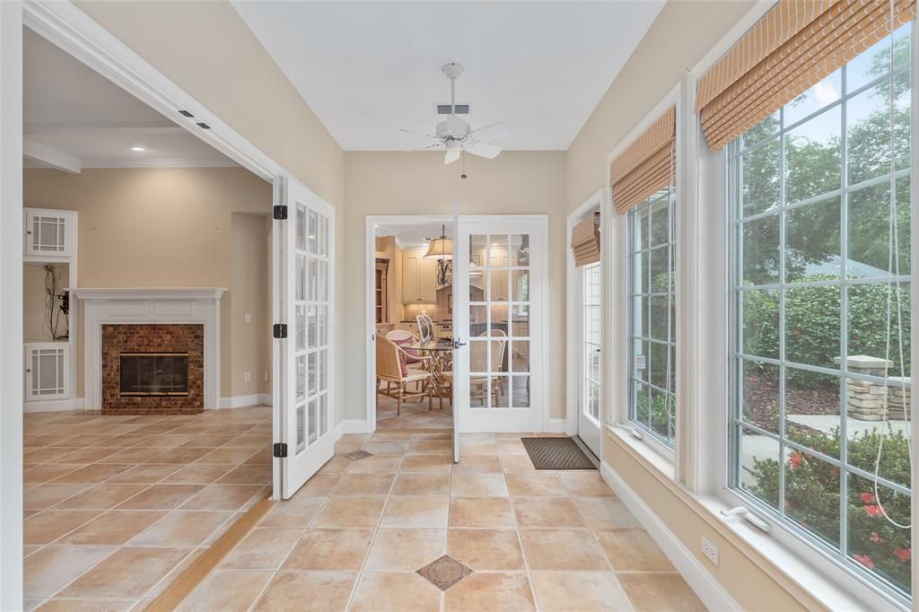 待售: $699,000 (4 贝兹, 2 浴室, 2748 平方英尺)